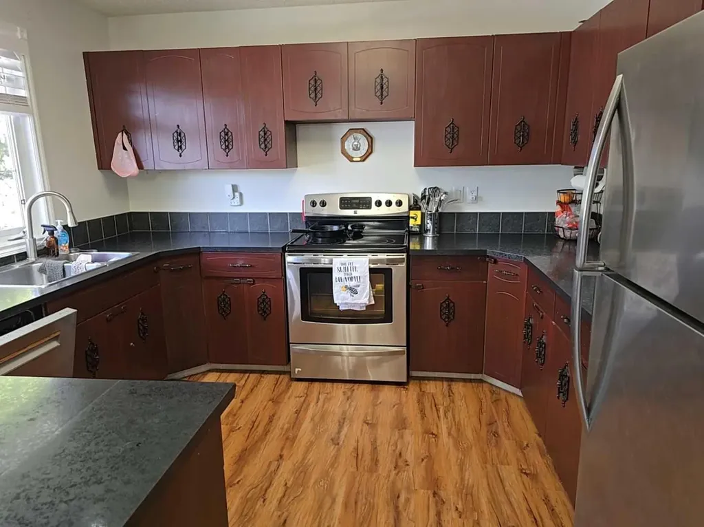 401 7 Avenue Fox Creek AB T0H1P0