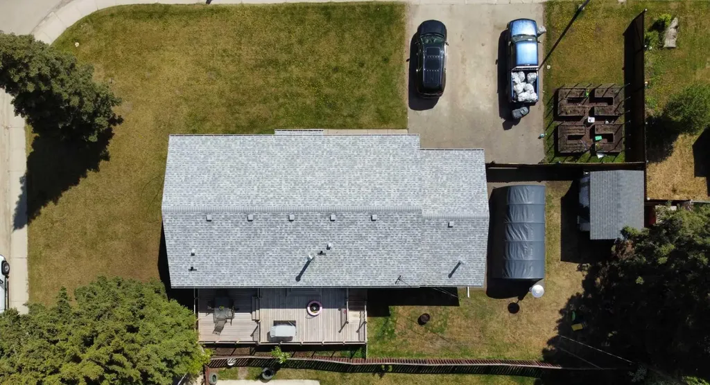 401 7 Avenue Fox Creek AB T0H1P0