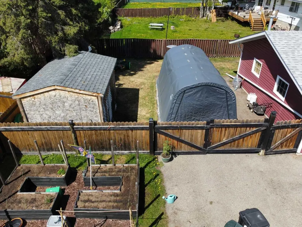401 7 Avenue Fox Creek AB T0H1P0