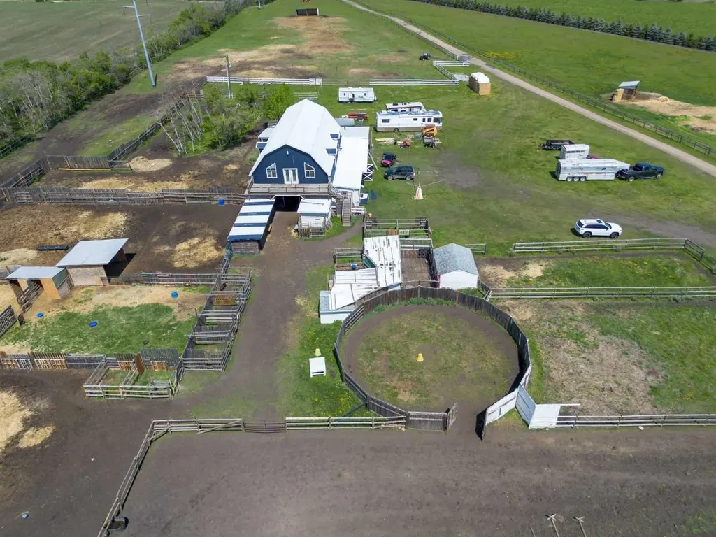25579 Twp Road 382 Rural Red Deer County AB T4N 5E2