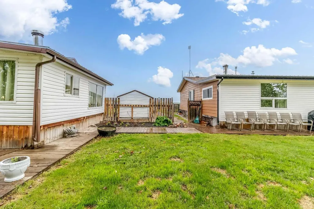 25579 Twp Road 382 Rural Red Deer County AB T4N 5E2
