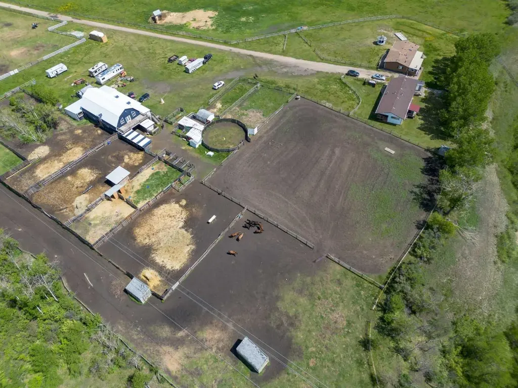 25579 Twp Road 382 Rural Red Deer County AB T4N 5E2