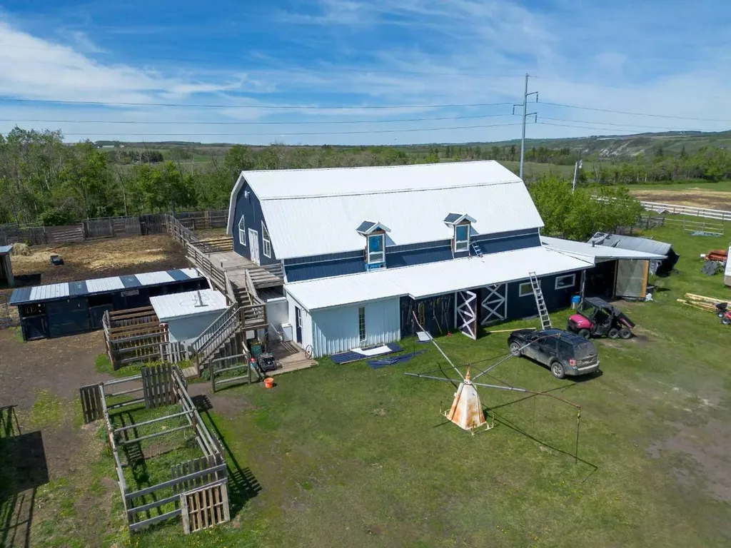 25579 Twp Road 382 Rural Red Deer County AB T4N 5E2