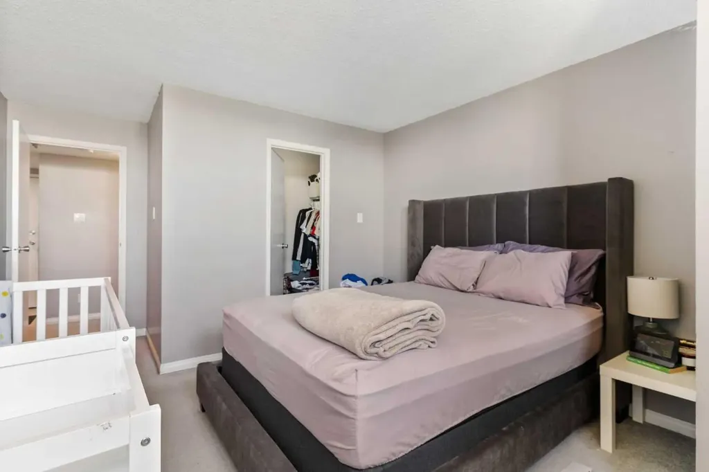 30 Mchugh Court NE Calgary AB T2E7X3