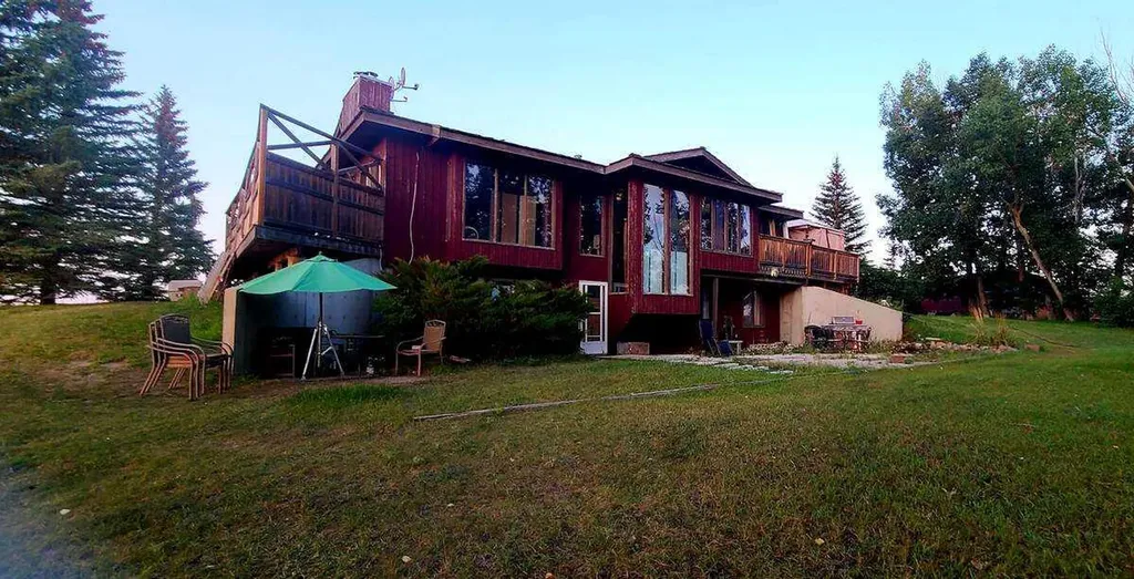 241054 Range Road 260 Rural Wheatland County AB T1P 0Y6