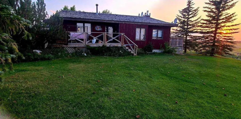 241054 Range Road 260 Rural Wheatland County AB T1P 0Y6