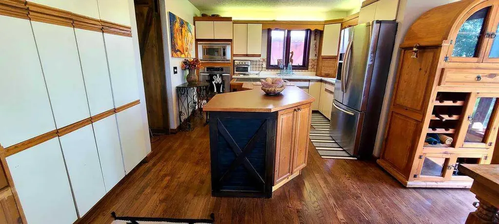 241054 Range Road 260 Rural Wheatland County AB T1P 0Y6