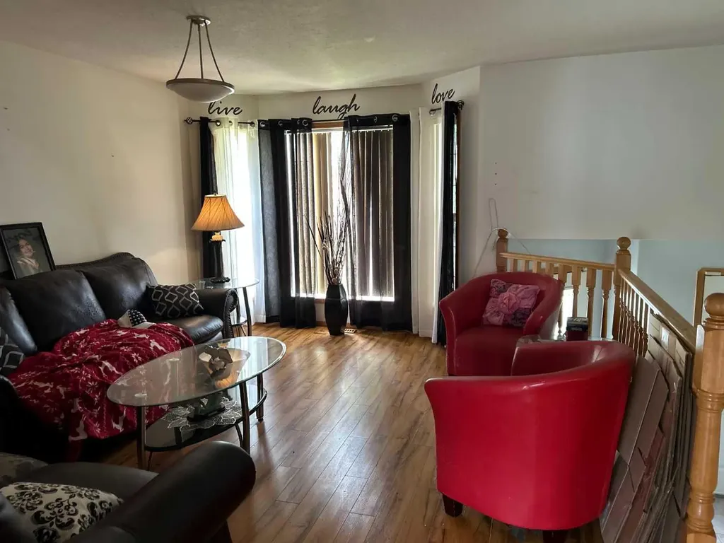 3 Upland Road Brooks AB T1R 0P8
