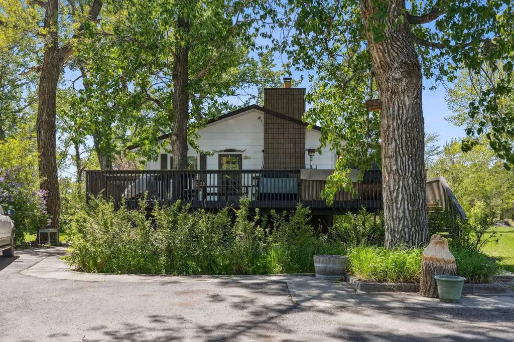 530027 56 Street E Rural Foothills County AB T1V1P6