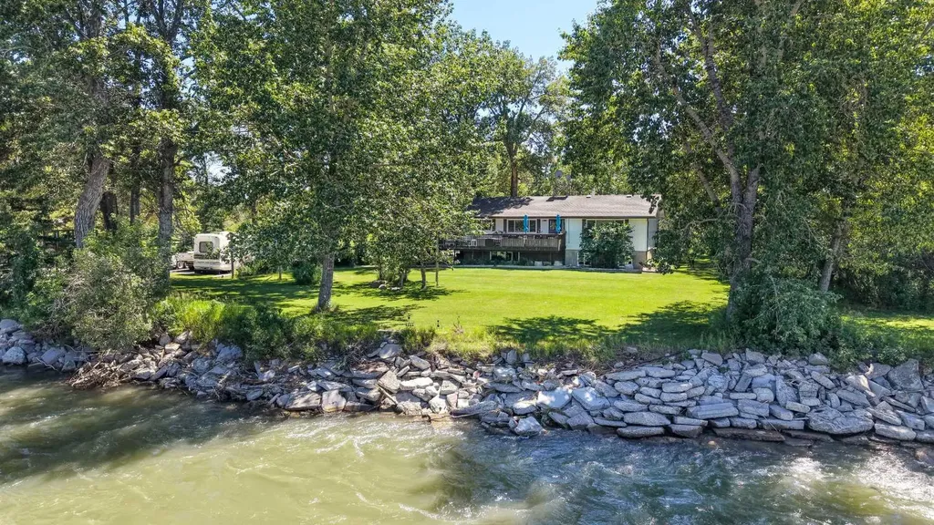 530027 56 Street E Rural Foothills County AB T1V1P6