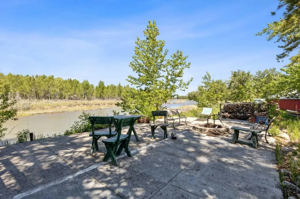 530027 56 Street E Rural Foothills County AB T1V1P6