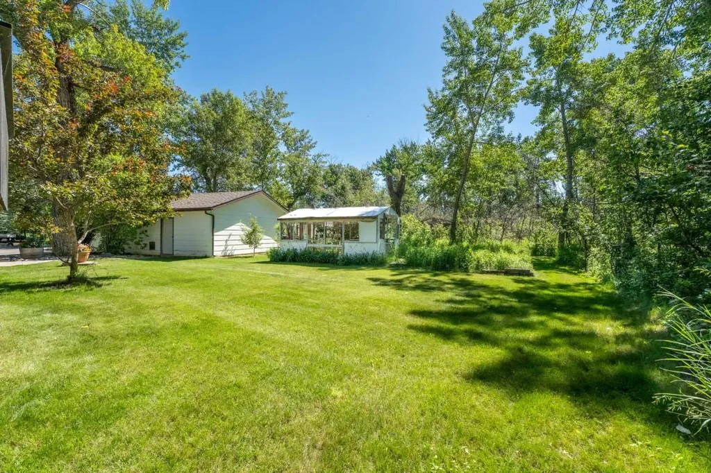 530027 56 Street E Rural Foothills County AB T1V1P6
