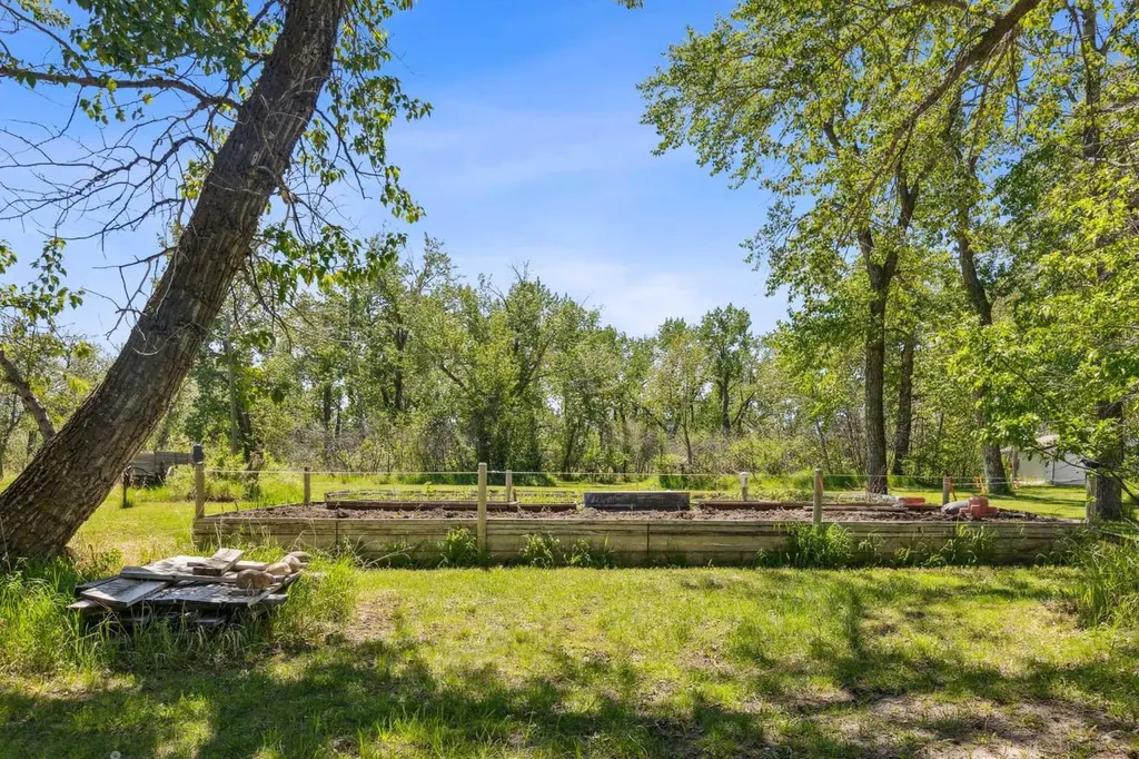 530027 56 Street E Rural Foothills County AB T1V1P6