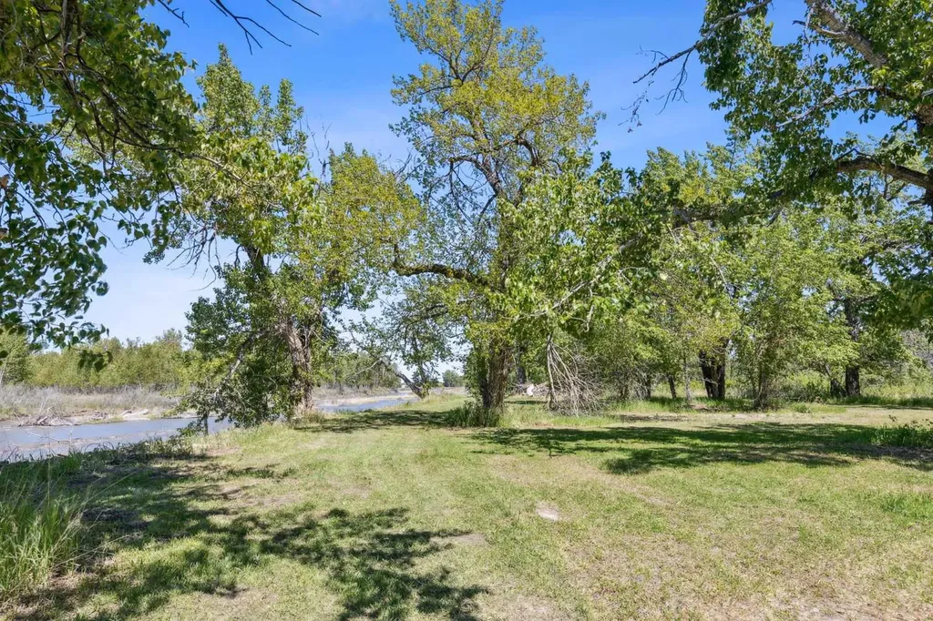 530027 56 Street E Rural Foothills County AB T1V1P6