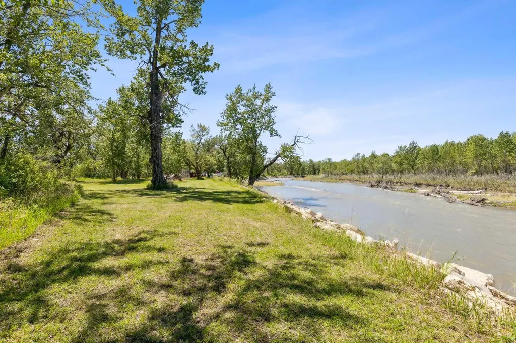 530027 56 Street E Rural Foothills County AB T1V1P6