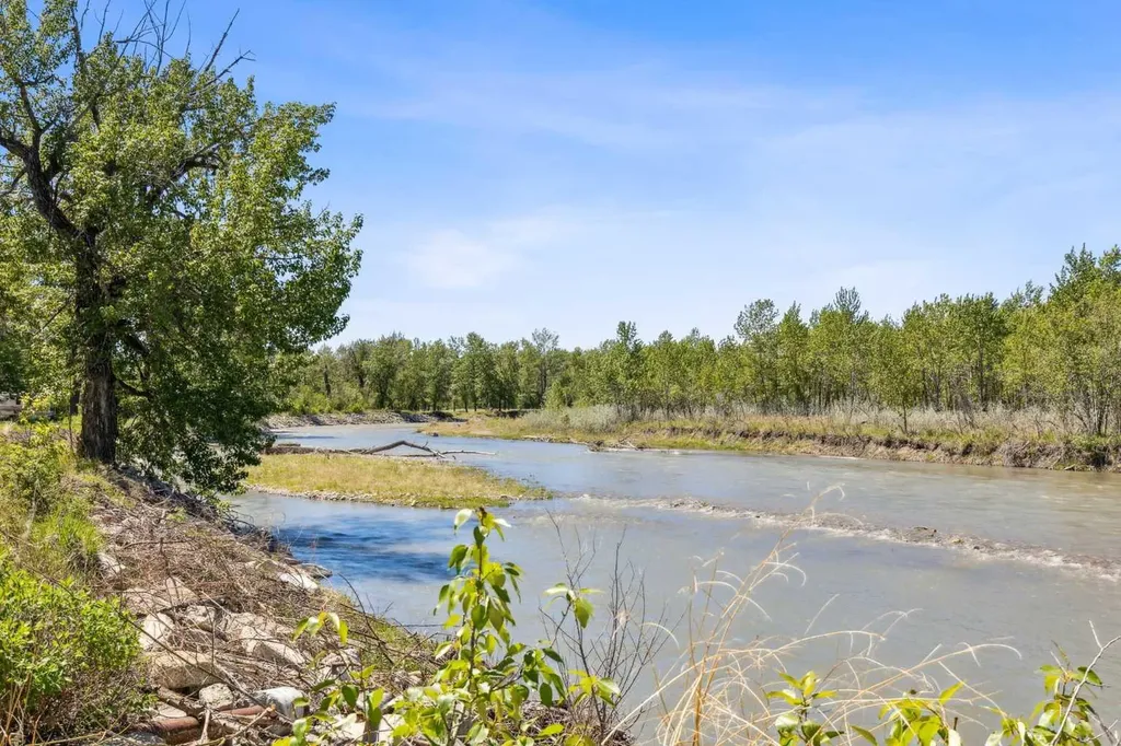 530027 56 Street E Rural Foothills County AB T1V1P6