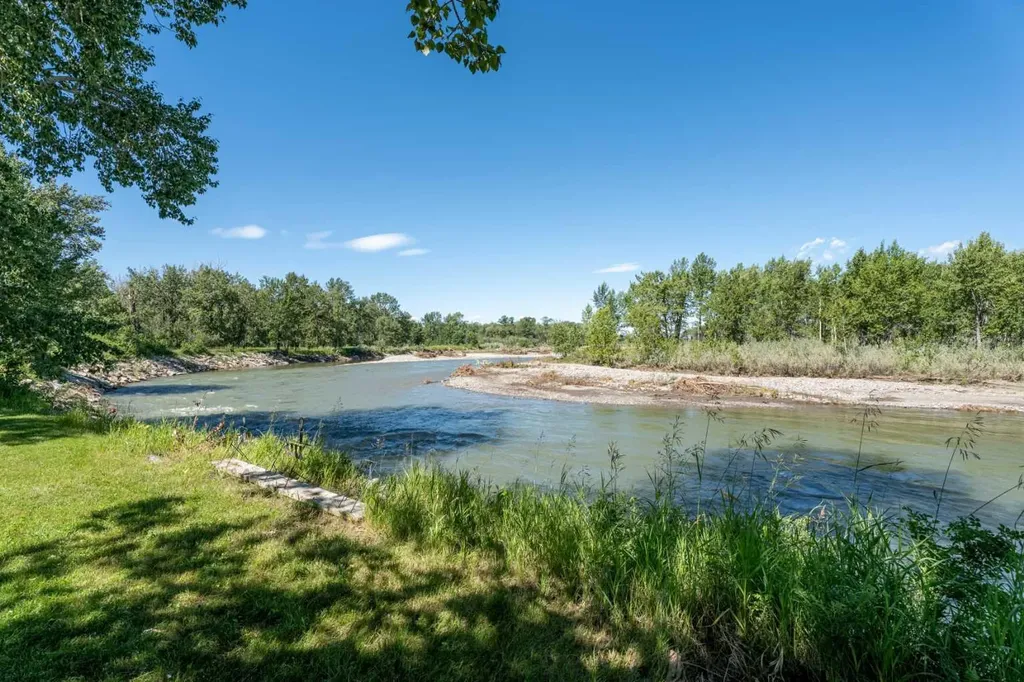 530027 56 Street E Rural Foothills County AB T1V1P6