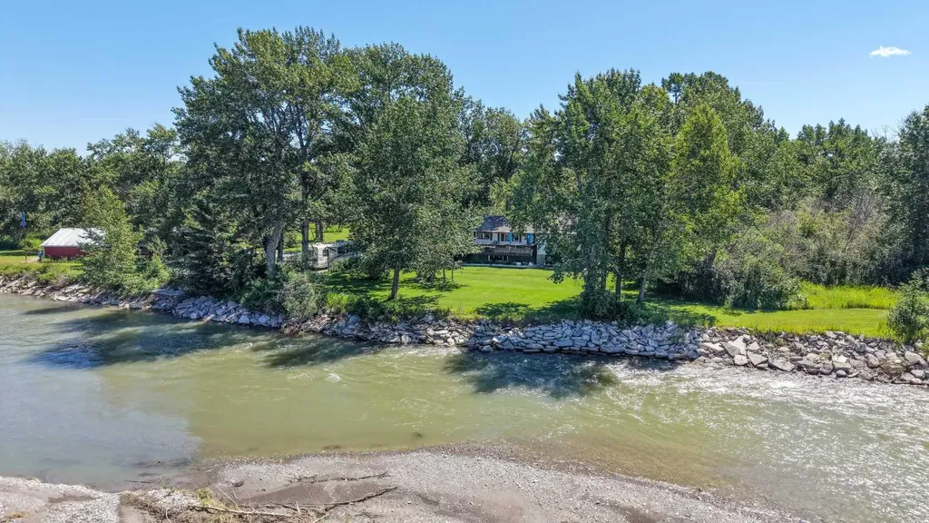 530027 56 Street E Rural Foothills County AB T1V1P6