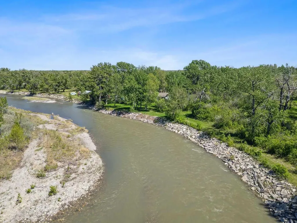 530027 56 Street E Rural Foothills County AB T1V1P6