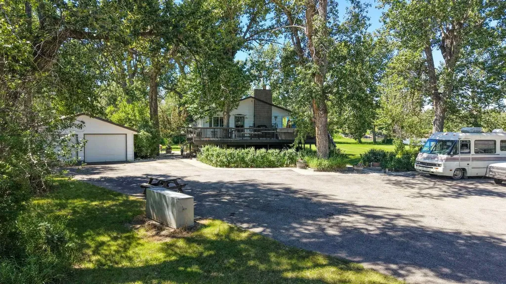 530027 56 Street E Rural Foothills County AB T1V1P6