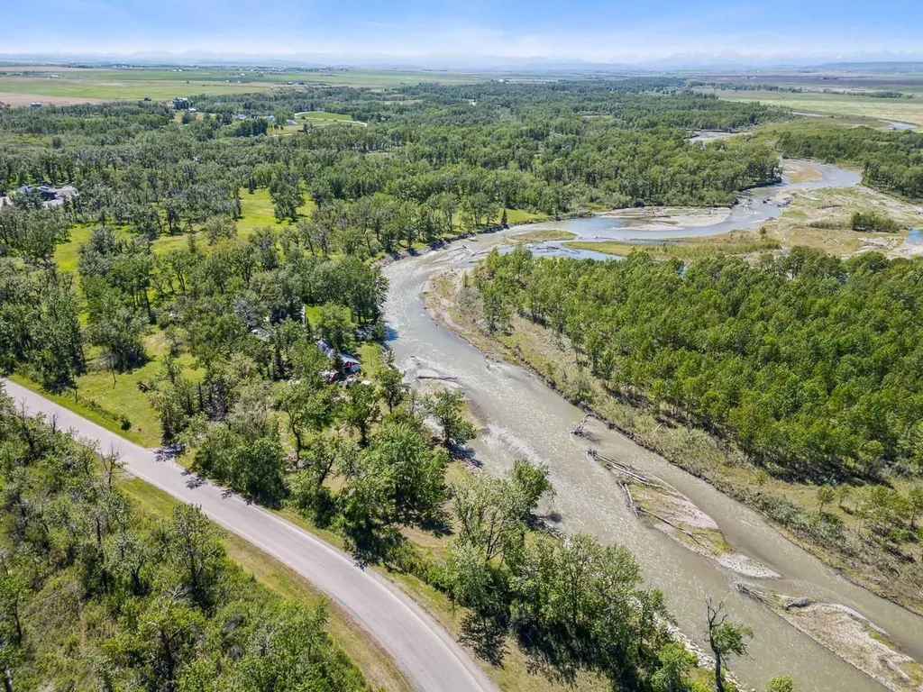 530027 56 Street E Rural Foothills County AB T1V1P6