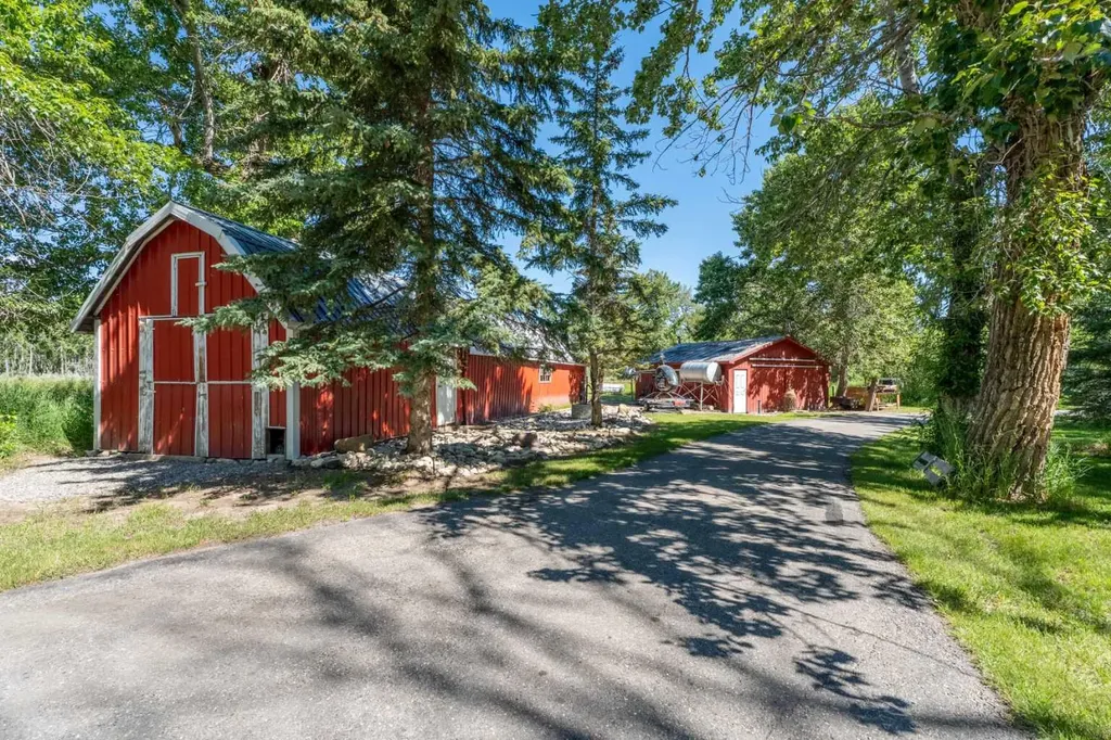 530027 56 Street E Rural Foothills County AB T1V1P6