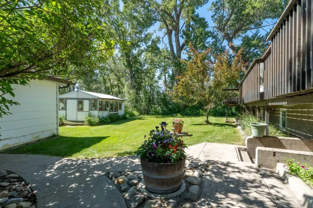 530027 56 Street E Rural Foothills County AB T1V1P6