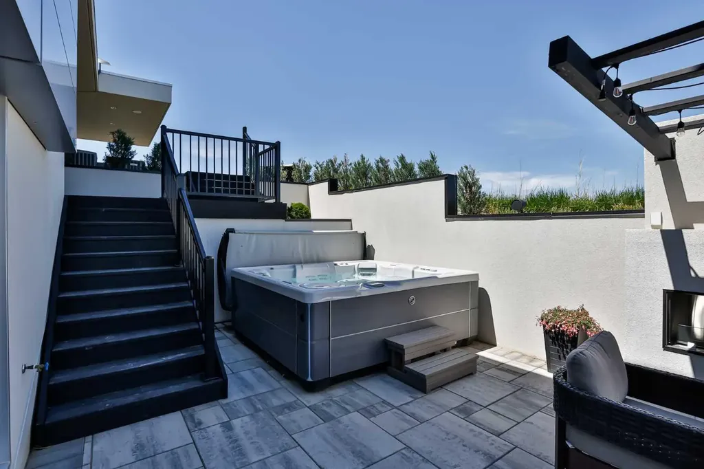 403 Meadow Lark Drive Rural Lethbridge County AB T1J 5R8
