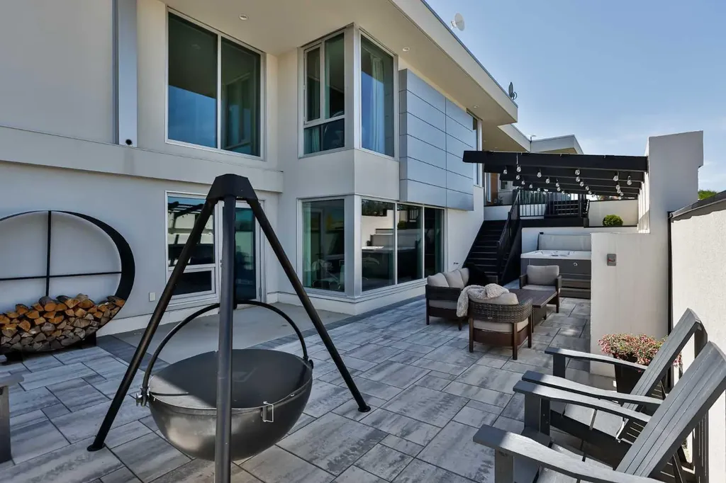 403 Meadow Lark Drive Rural Lethbridge County AB T1J 5R8