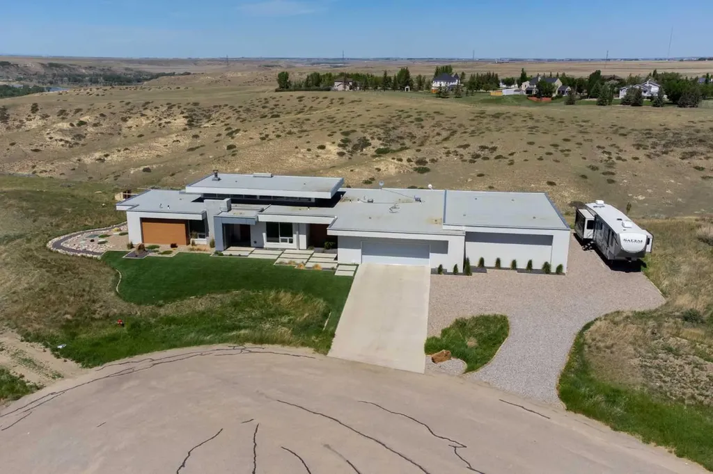 403 Meadow Lark Drive Rural Lethbridge County AB T1J 5R8