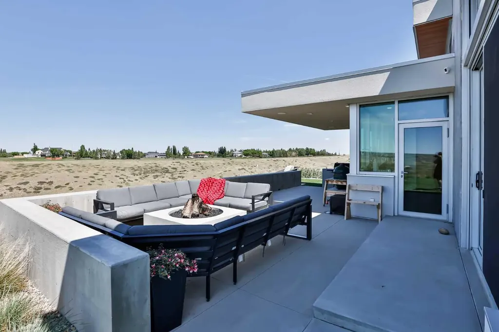403 Meadow Lark Drive Rural Lethbridge County AB T1J 5R8