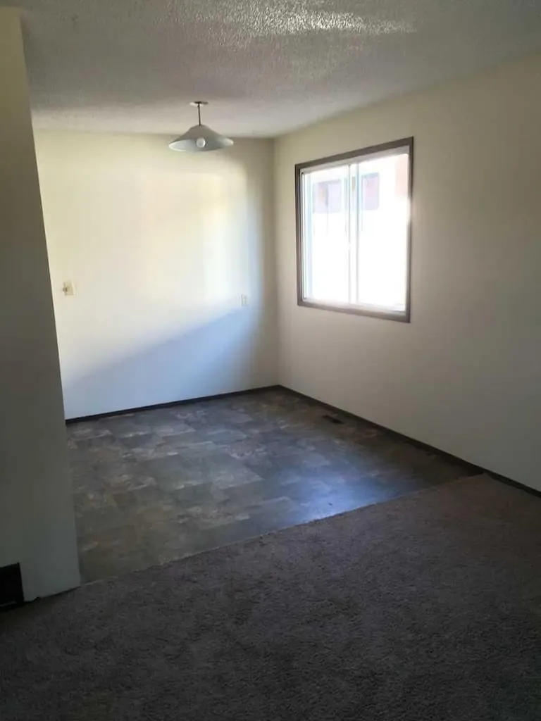 4607 73 Street NW Calgary AB T3B2M3