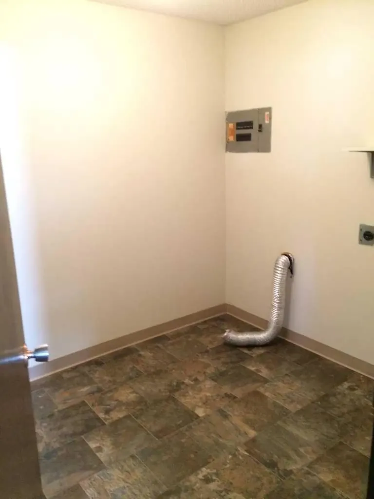 4607 73 Street NW Calgary AB T3B2M3
