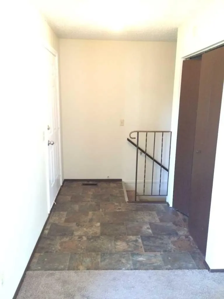 4607 73 Street NW Calgary AB T3B2M3