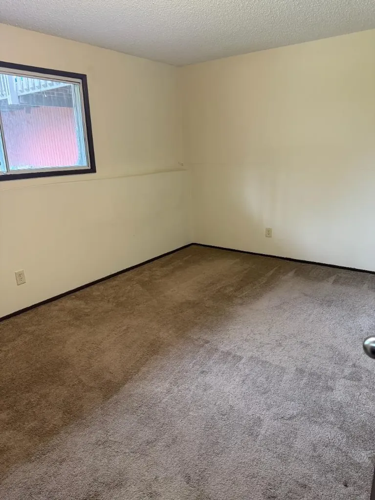 4607 73 Street NW Calgary AB T3B2M3