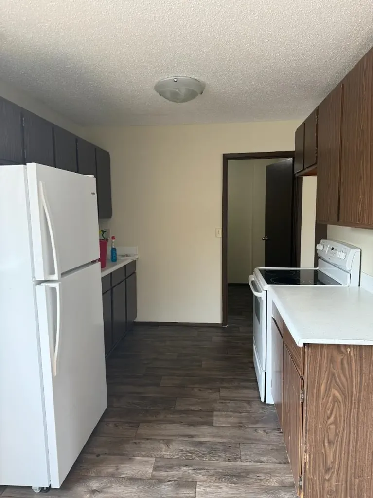 4607 73 Street NW Calgary AB T3B2M3