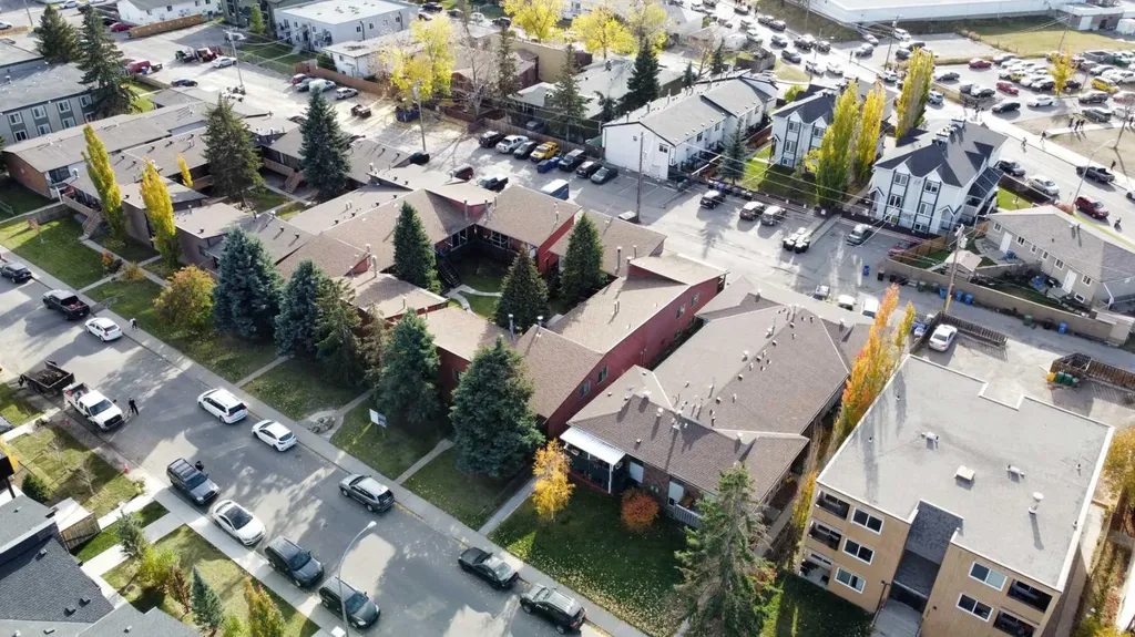 4607 73 Street NW Calgary AB T3B2M3