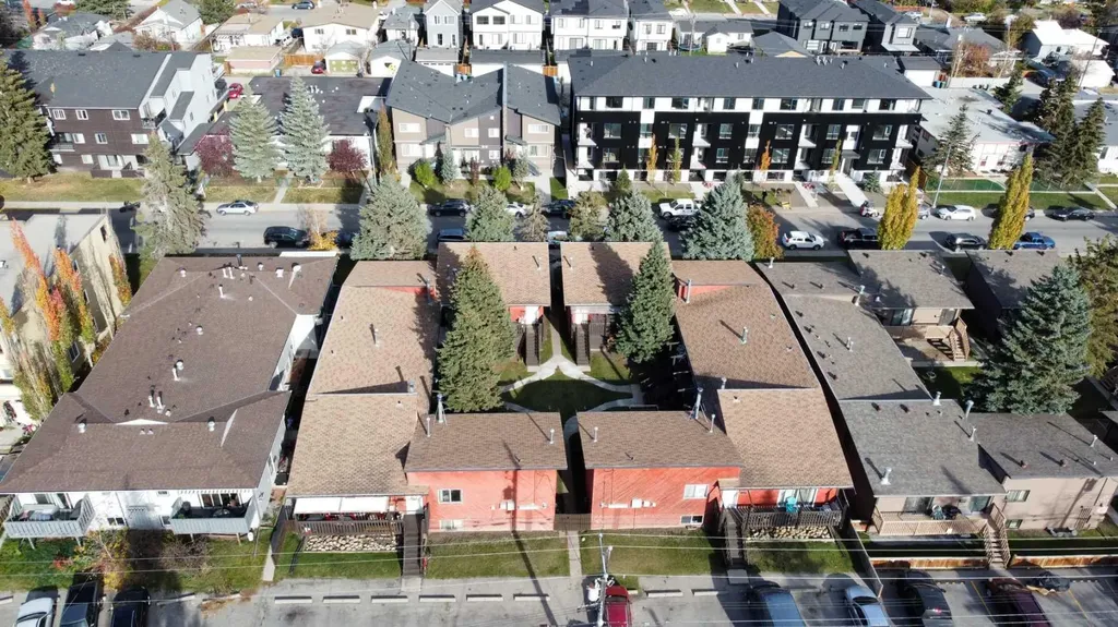 4607 73 Street NW Calgary AB T3B2M3