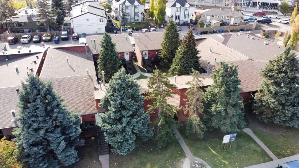4607 73 Street NW Calgary AB T3B2M3