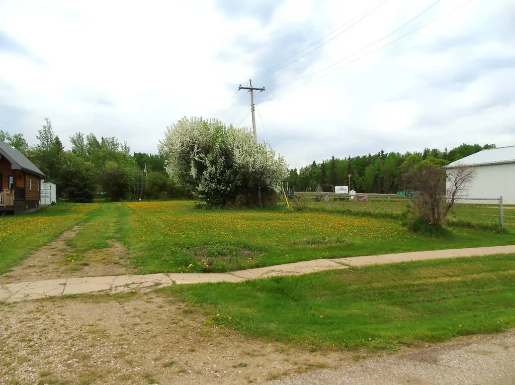 Lot 2 1st Street E Faust AB T0G 0X0