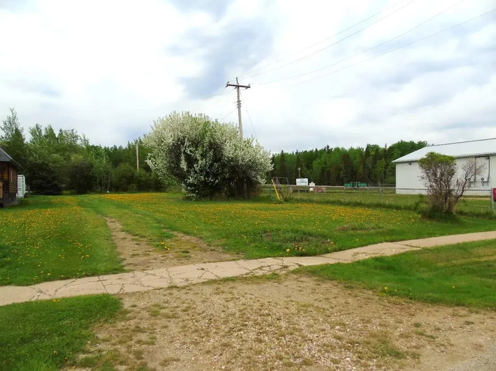 Lot 2 1st Street E Faust AB T0G 0X0
