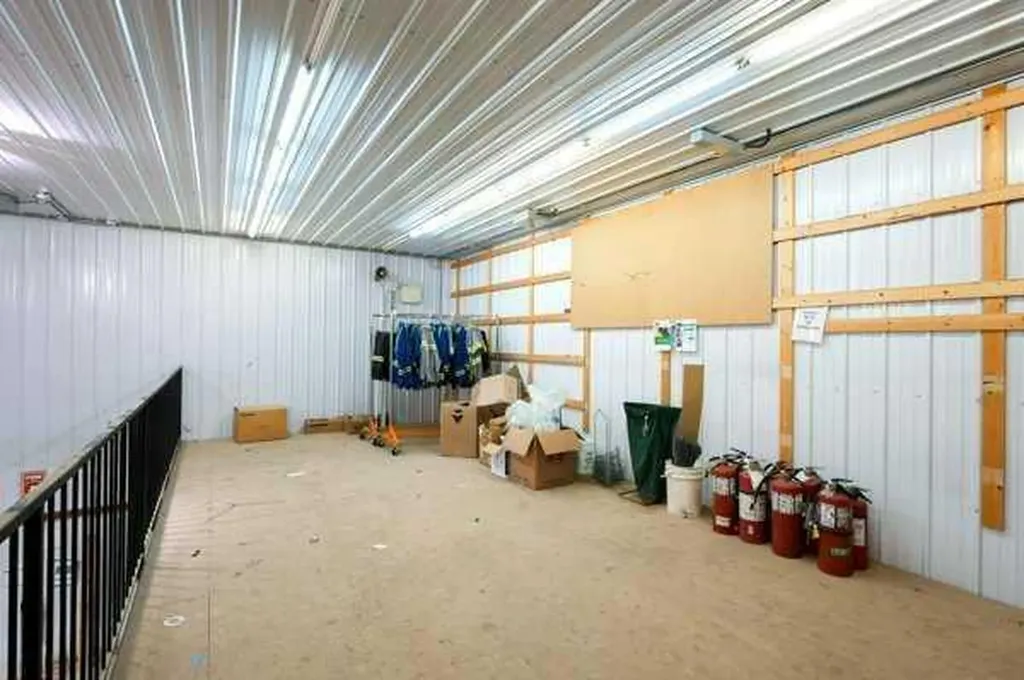30 Industrial Drive Sylvan Lake AB T4S 1P4