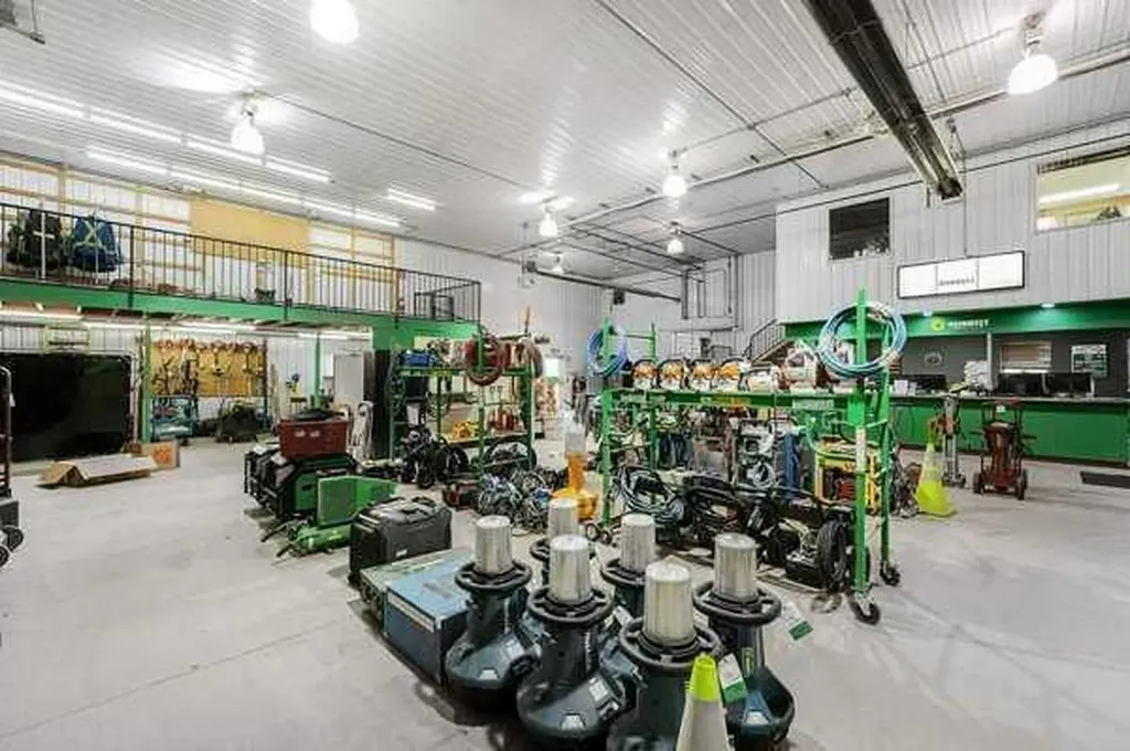 30 Industrial Drive Sylvan Lake AB T4S 1P4