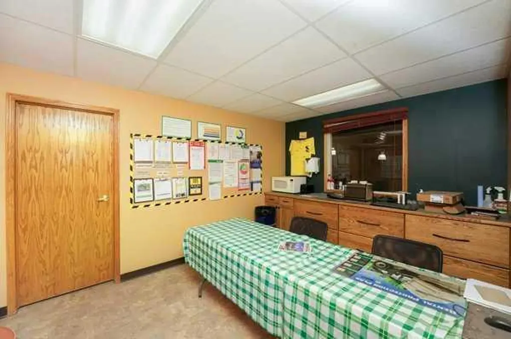 30 Industrial Drive Sylvan Lake AB T4S 1P4