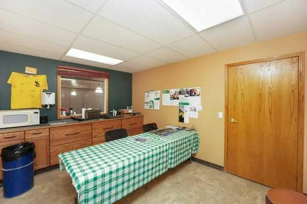 30 Industrial Drive Sylvan Lake AB T4S 1P4