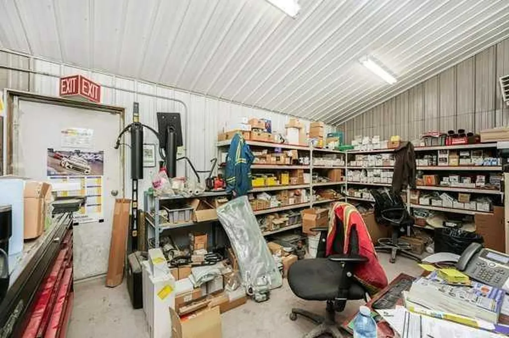 30 Industrial Drive Sylvan Lake AB T4S 1P4