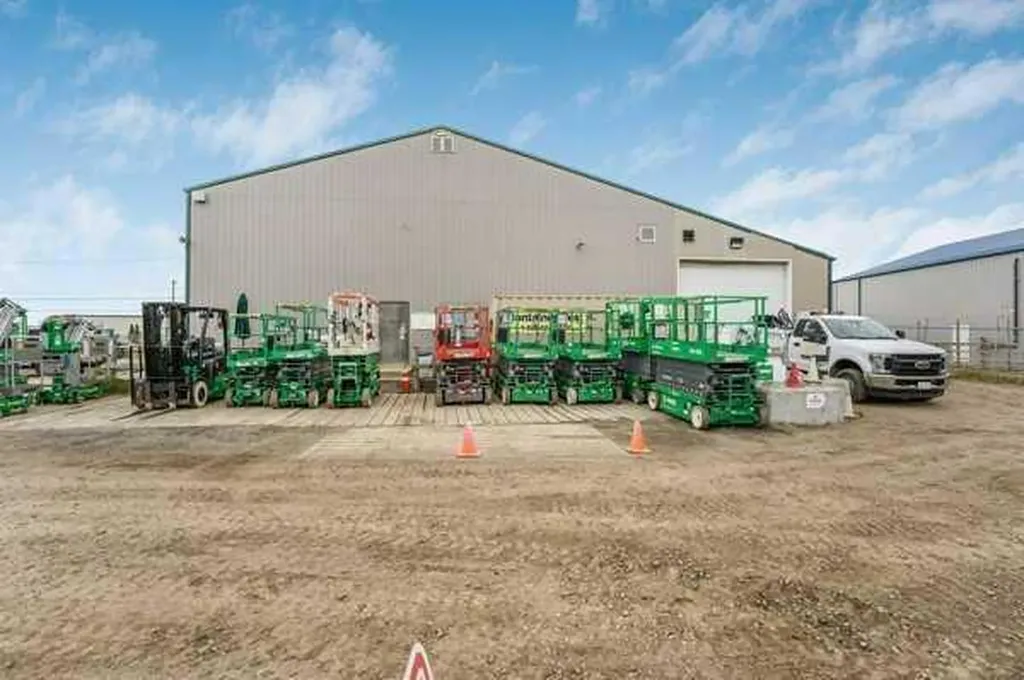 30 Industrial Drive Sylvan Lake AB T4S 1P4