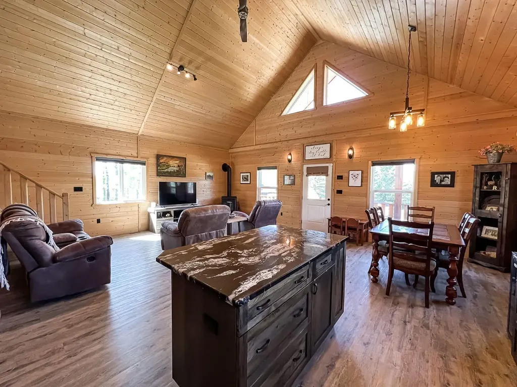 20133 Twp Road 832 St. Isidore AB T0H 1E0