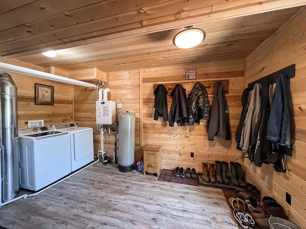 20133 Twp Road 832 St. Isidore AB T0H 1E0