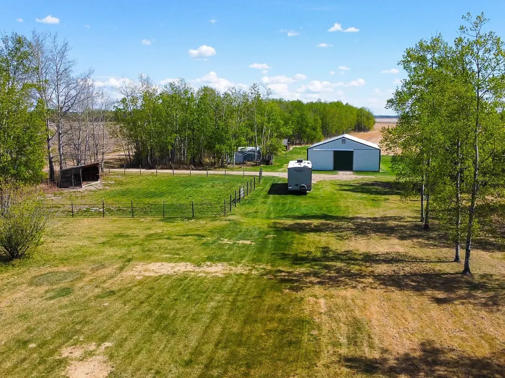 20133 Twp Road 832 St. Isidore AB T0H 1E0